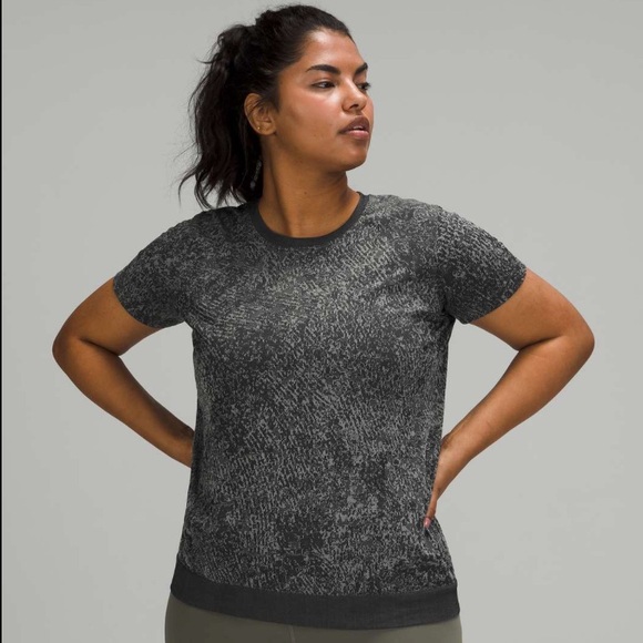 lululemon athletica Tops - Short sleeve swiftly breathe